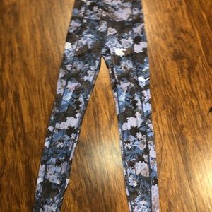 patterned lulu leggings